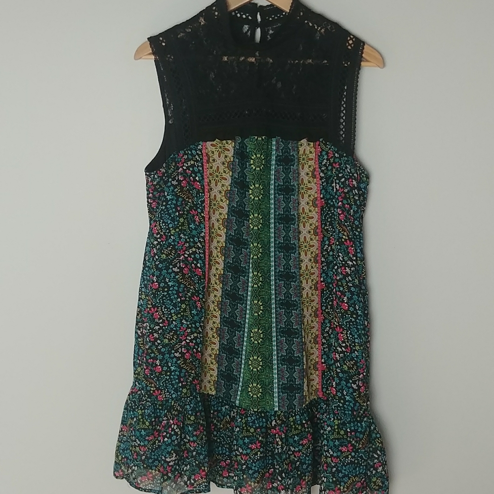 City Triangles Boho Laced Sleeveless Top And Floral Skirting High Laced Collar